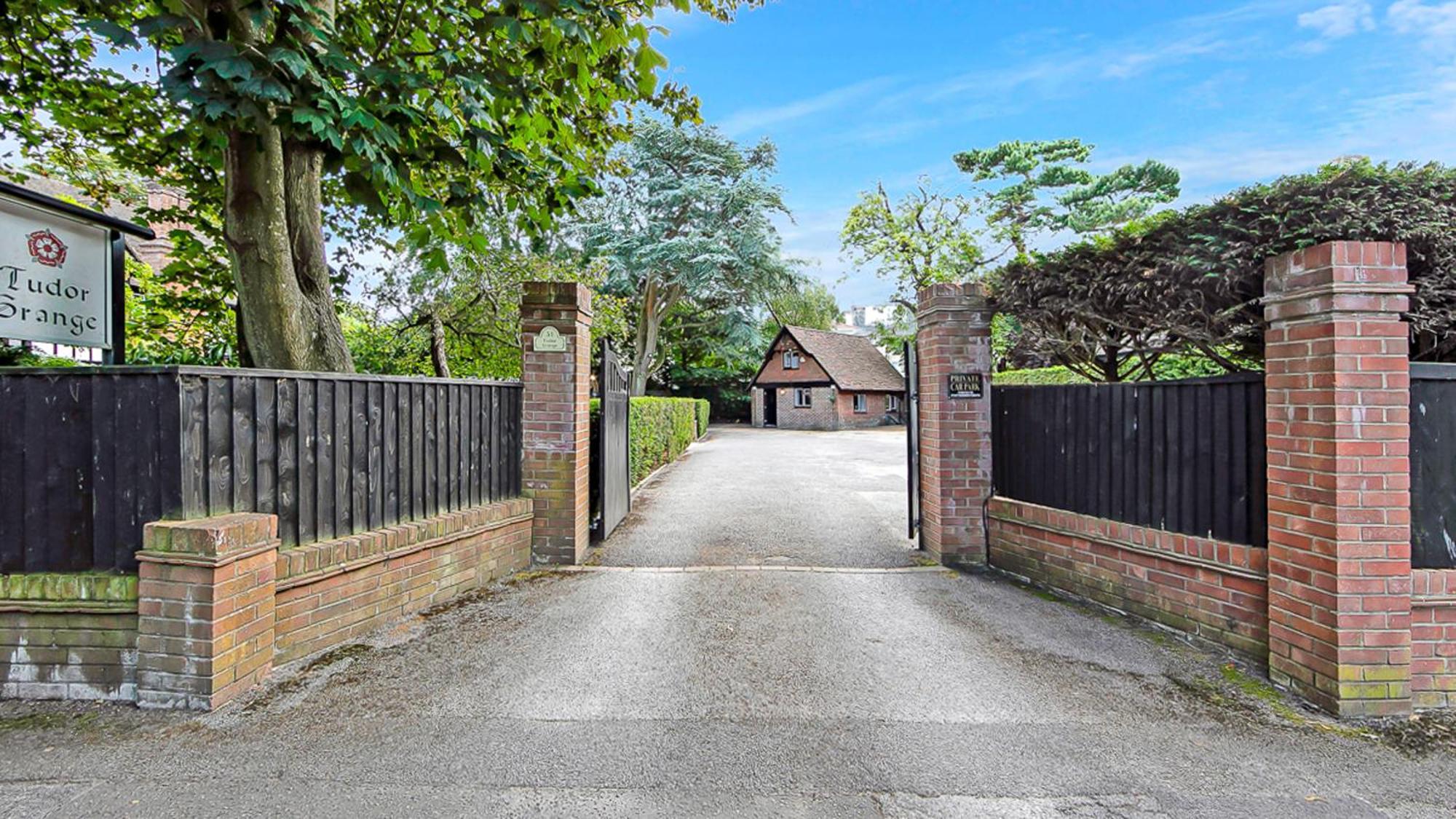 Tudor Grange Bournemouth Bagian luar foto