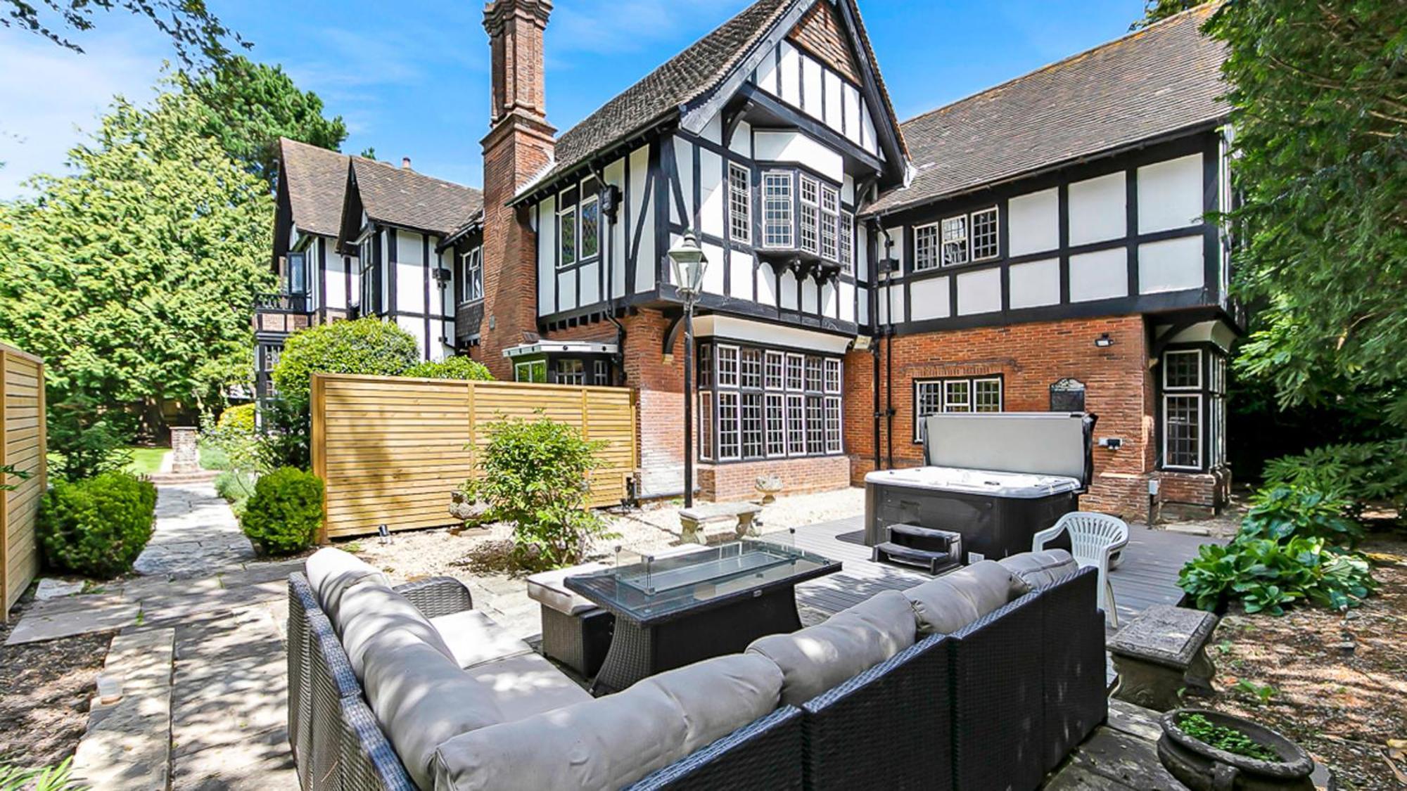 Tudor Grange Bournemouth Bagian luar foto