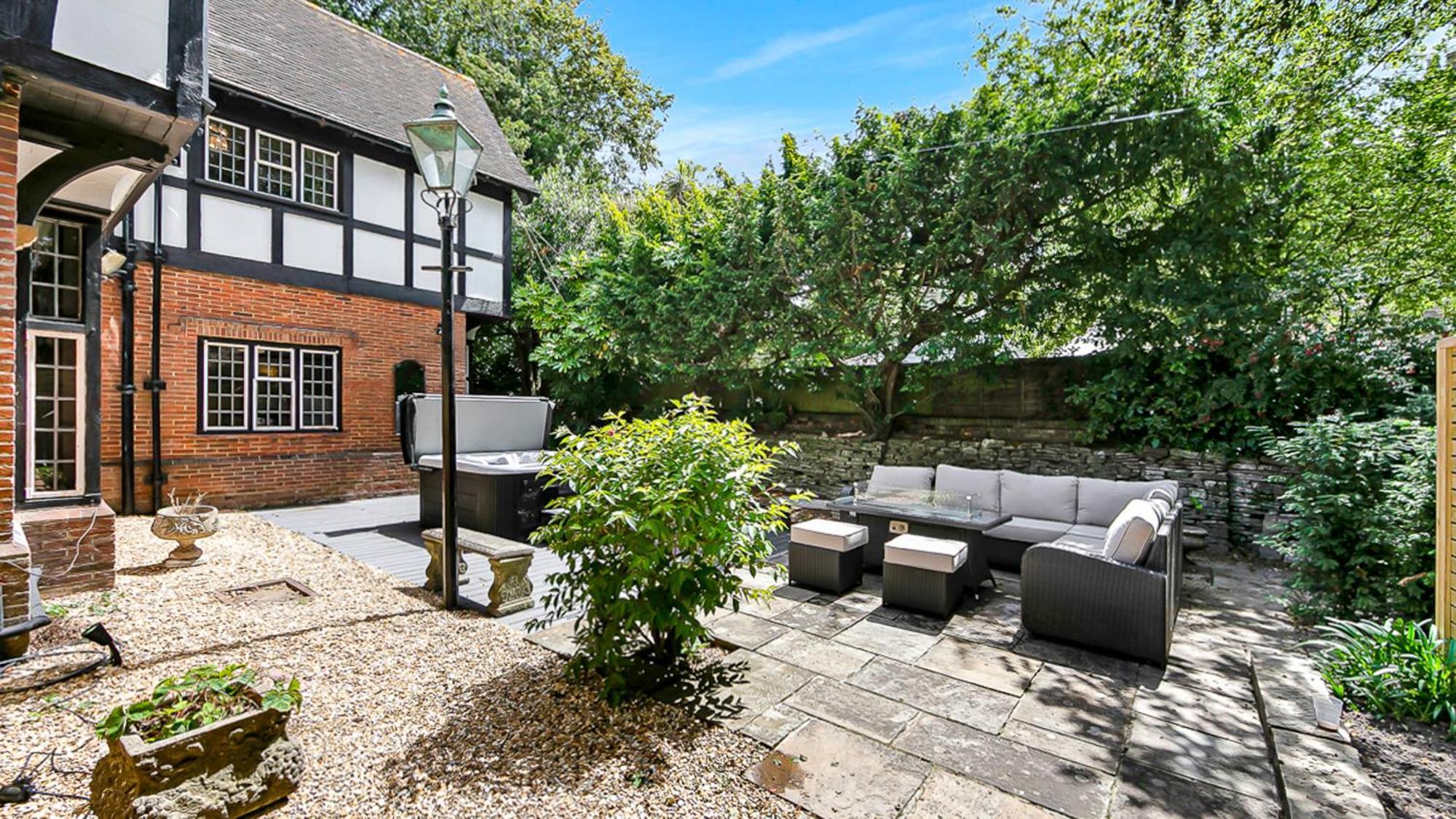 Tudor Grange Bournemouth Bagian luar foto